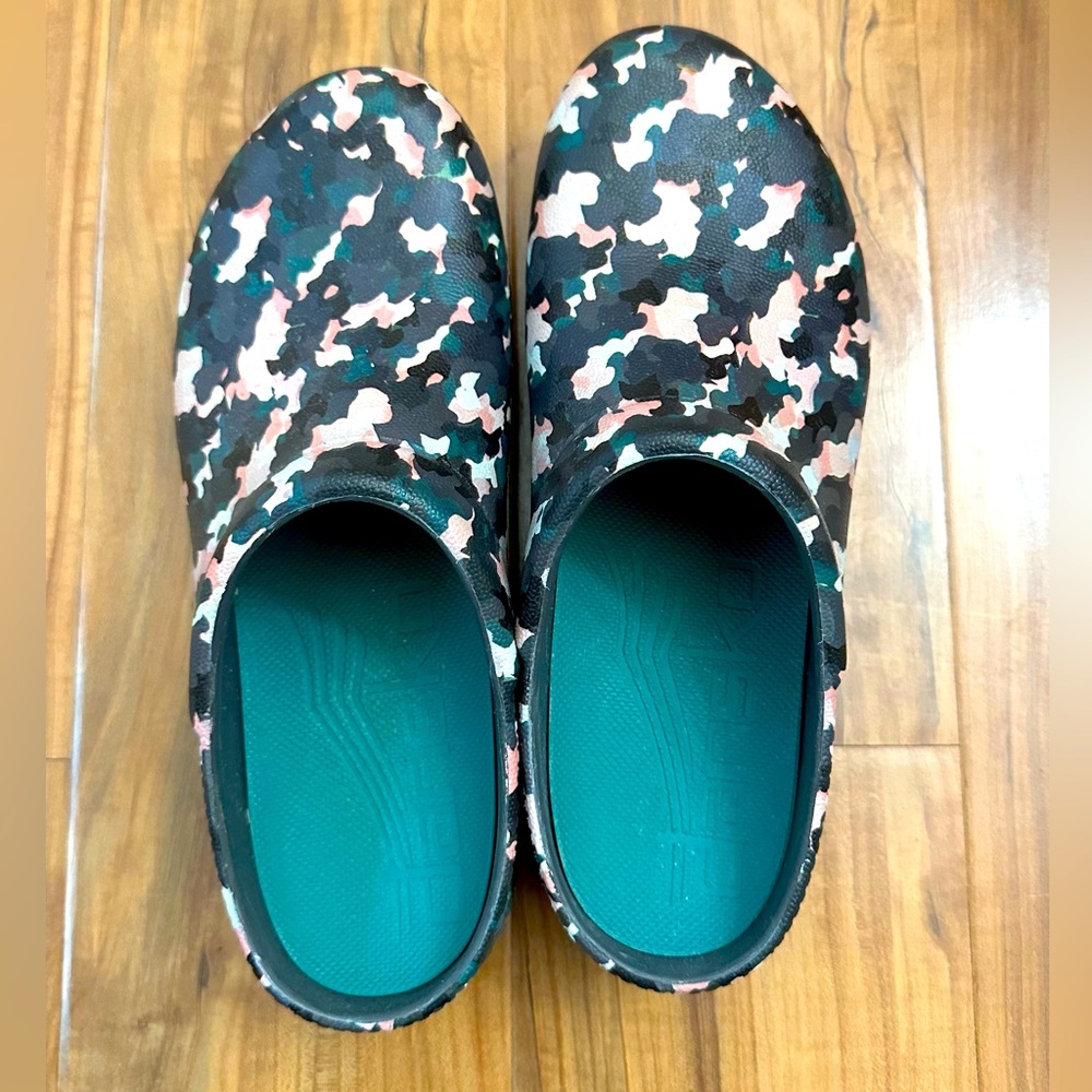 Gently worn Women's Dansko Camouflage 
Kane Mule